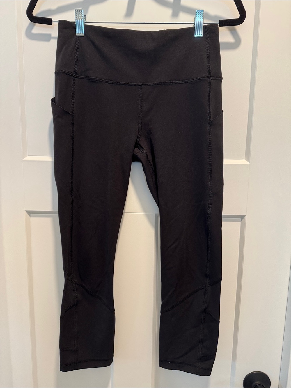 Lululemon Black Cropped Leggings with Pockets